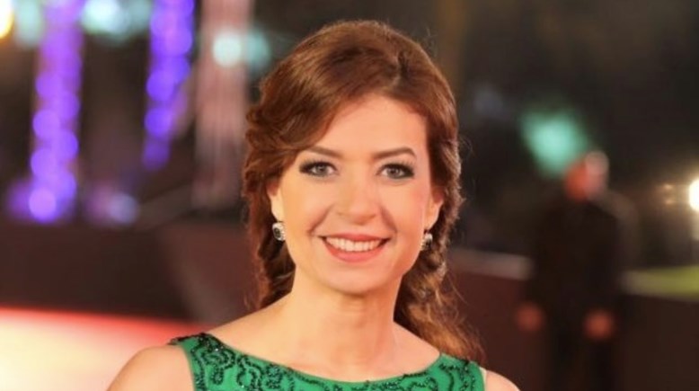 الفنانة منال سلامة 