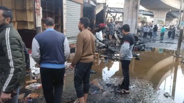 آثار حريق أكشاك شارع التجارة بسوهاج