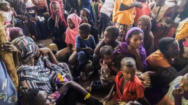 سودانيون يأملون في مغادرة البلاد