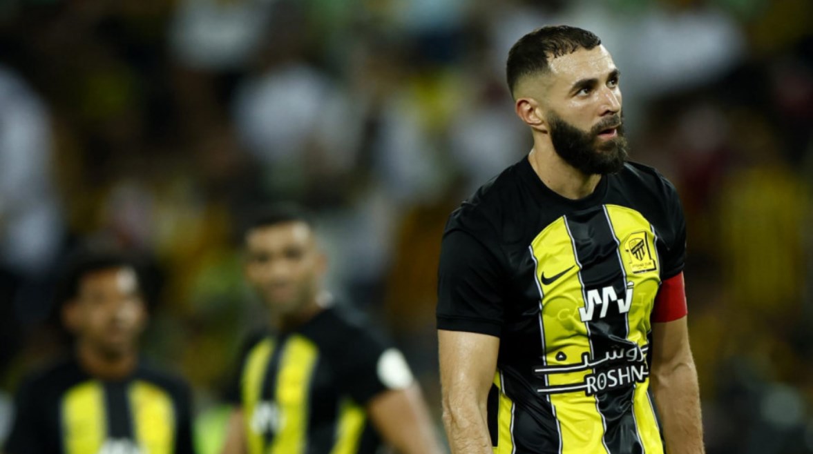 كريم بنزيما لاعب نادي اتحاد جدة