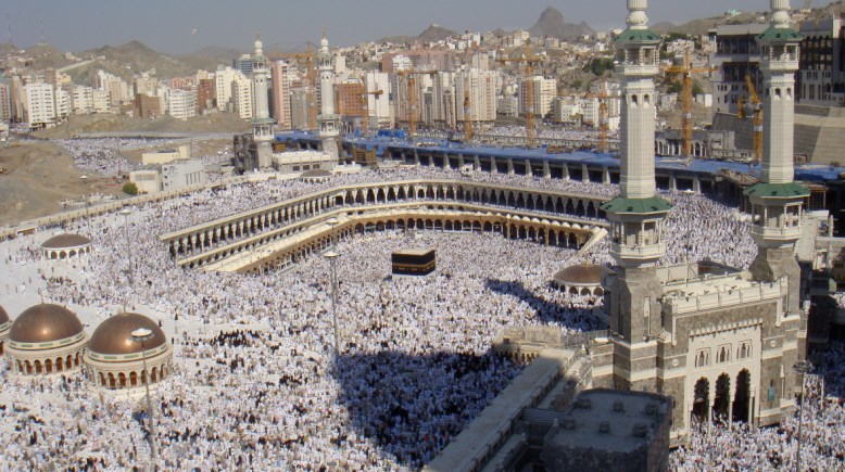 المسجد الحرام يحلم بزيارته ملايين المصريين