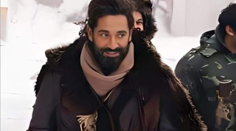 عمرو سعد في فيلم الغربان عمرو سعد في فيلم الغربان