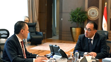 رئيس مجلس الوزراء خلال اجتماعه مع رئيس هيئة الدواء