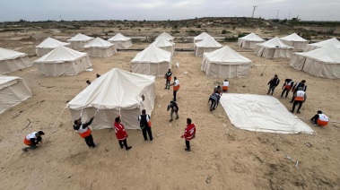 مخيمات الإيواء بفلسطين