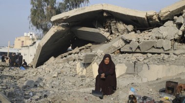 سيدة فلسطينية قُصف منزلها في قطاع غزة
