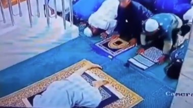 وفاة إمام مسجد أثناء الصلاة