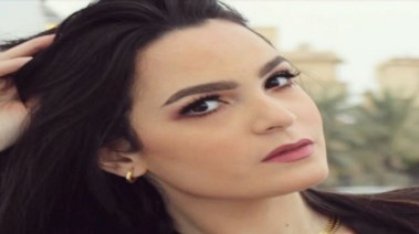 الفنانة الشابة إنجي سلامة