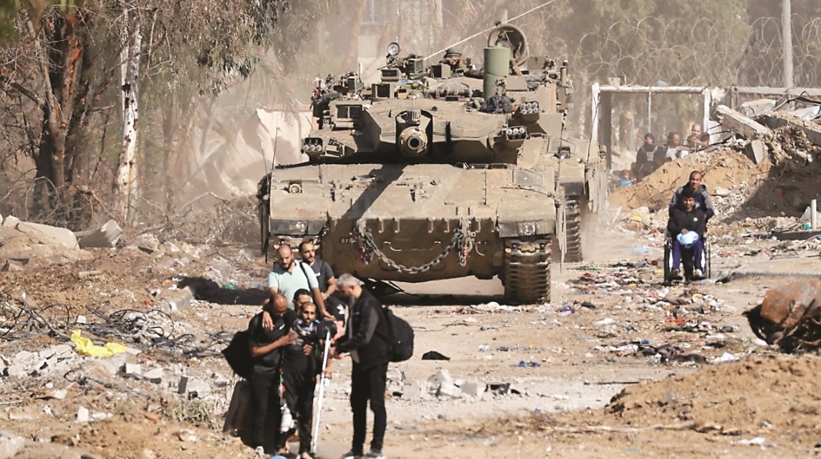 دبابه إسرائيليه في غزه