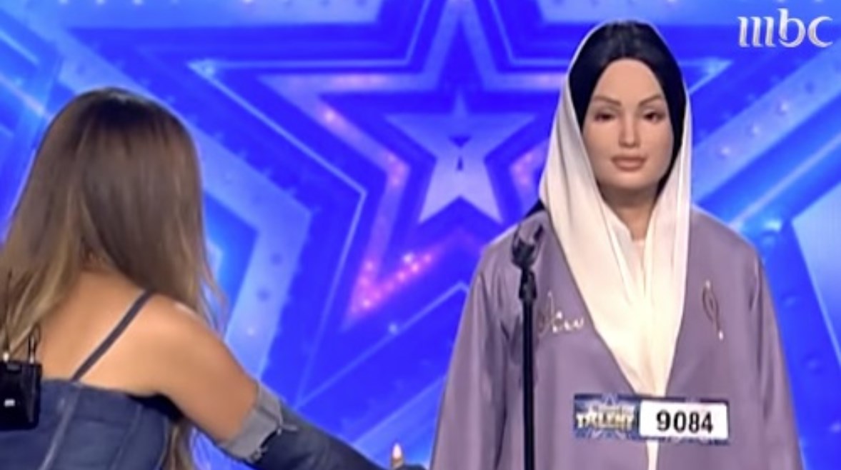 "سارة" أول روبوت سعودي تغني في Arabs Got Talent (فيديو)