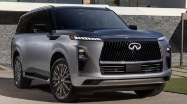 سيارة إنفينيتي QX80 موديل 2025