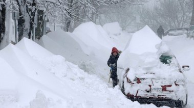 عواصف ثلجية تجتاح شمال نيويورك