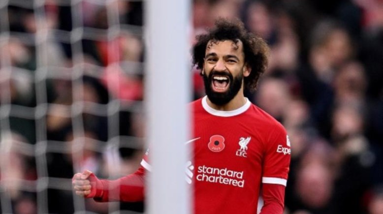 محمد صلاح لاعب ليفربول الإنجليزي 