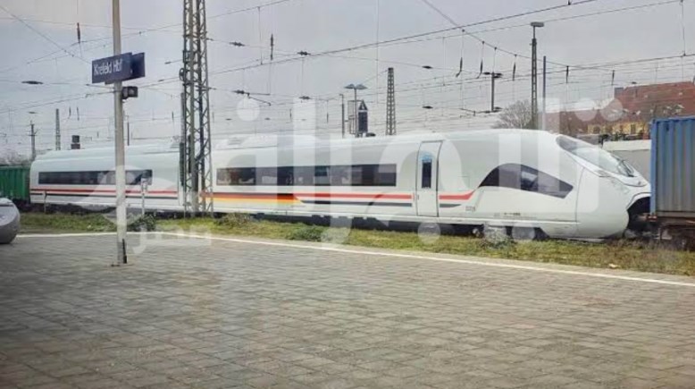 القطار الكهربائي السريع القطار الكهربائي السريع