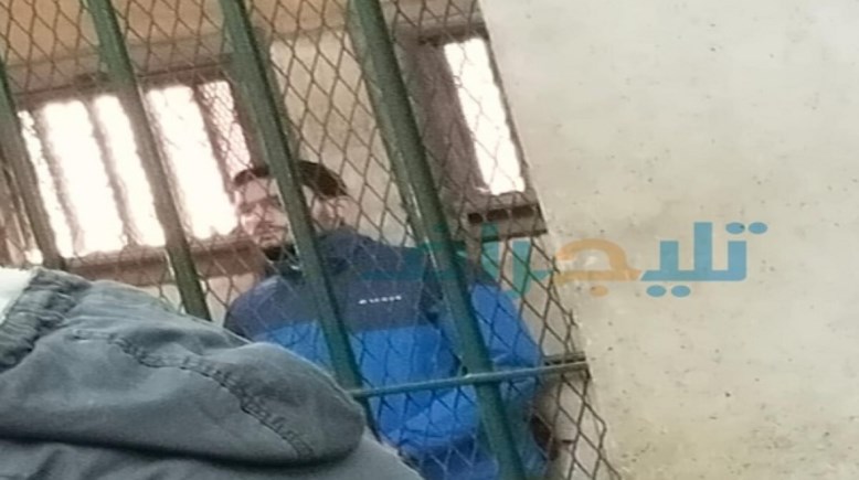 أحد المتهمين بخطف طفلتي مدينة نصر داخل القفص 