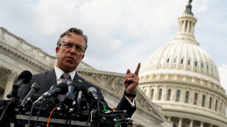 البرلماني الامريكي اندي اوجلز 