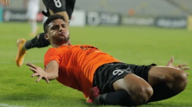 أسامة فيصل لاعب البنك الأهلي 