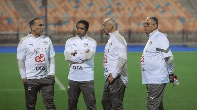 حسام حسن مع جهازه المعاون حسام حسن مع جهازه المعاون