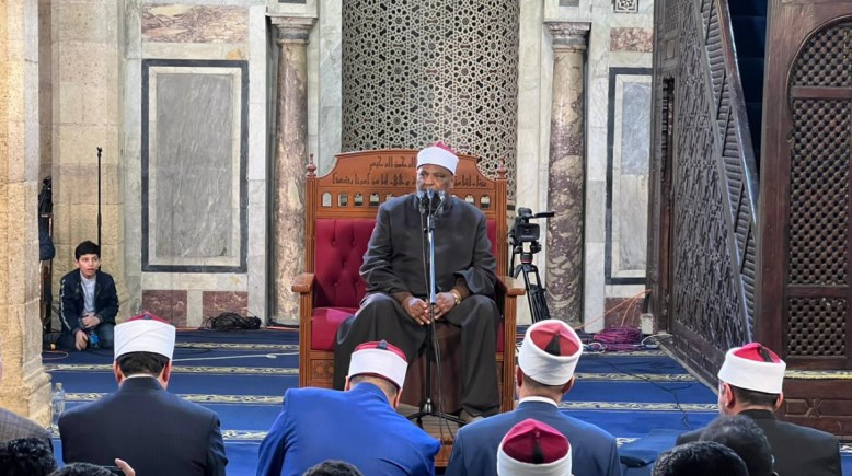 الدكتور عباس شومان الدكتور عباس شومان