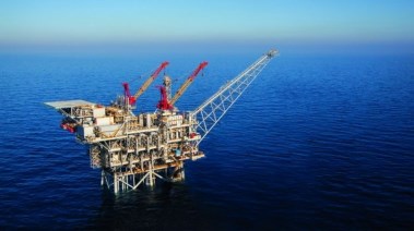 موقع لحفر النفط في البحر