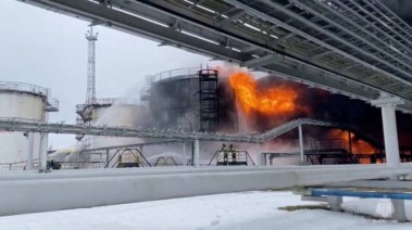 انفجار في إحدى مصافي البترول في روسيا