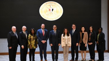 جانب من اجتماع رئيس الوزراء مع اعضاء لجنة السبل والموراد لمجلس النواب الامريكي 