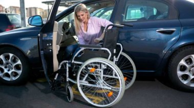 سيارات ذوي الإعاقة ــ تعبيرية 