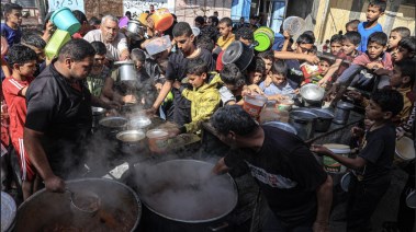 أهل غزة يعانون ويلات الحرب والجوع