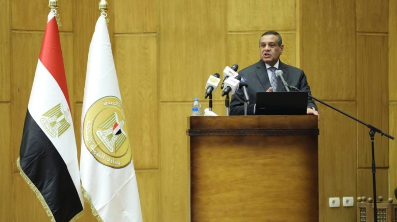 وزير التنمية المحلية اللواء هشام آمنة
