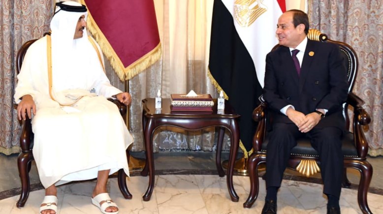 الرئيس عبد الفتاح السيسي والشيخ تميم بن حمد آل ثاني