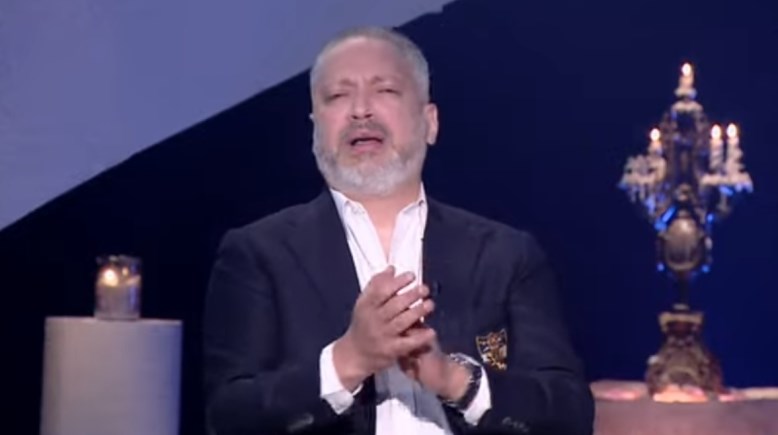الإعلامي تامر أمين 