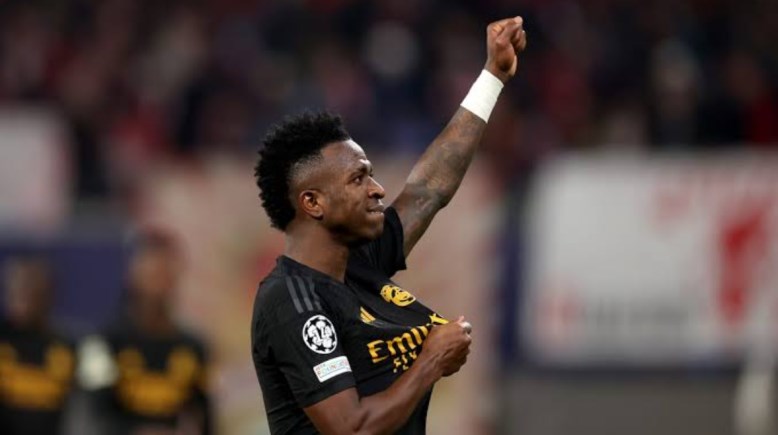 فينيسيوس جونيور  فينيسيوس جونيور