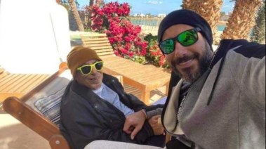 أحمد السعدني مع والده الفنان الراحل صلاح السعدني