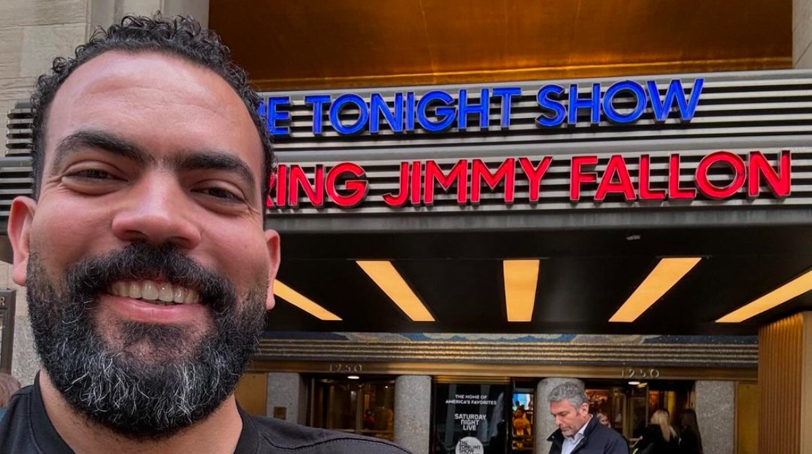 خالد عليش من أمام مقر تصوير “The Tonight show with Jimmy Fallon”