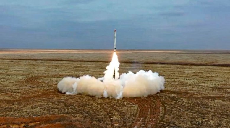 إطلاق صاروخ روسي من طراز "إسكندر-كي" خلال مناورات عسكرية في روسيا عام 2022