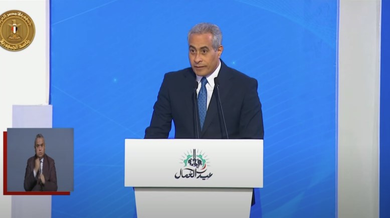 وزير العمل حسن شحاتة وزير العمل حسن شحاتة