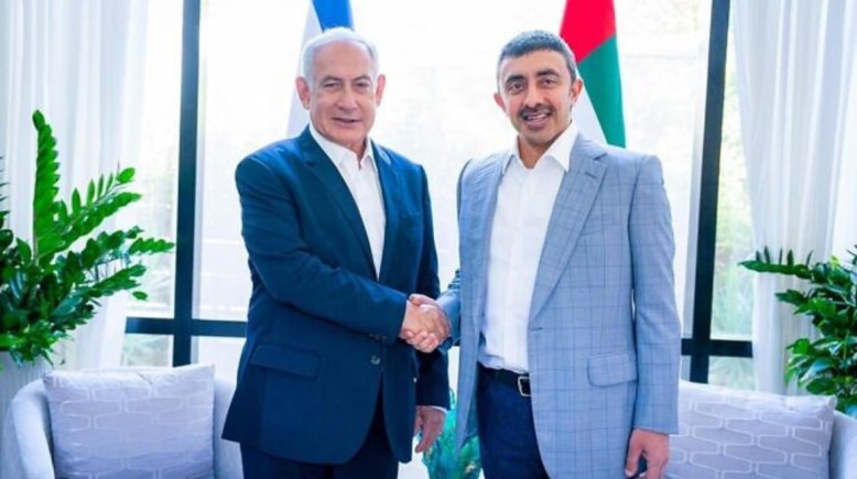 صورة أرشيفية - وزير الخارجية الإماراتي عبدالله بن زايد و رئيس الوزراء الإسرائيلي بنيامين نتنياهو 2022