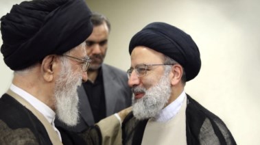 المرشد الإيراني على خامنئي مع الرئيس الإيراني المنتخب إبراهيم رئيسي