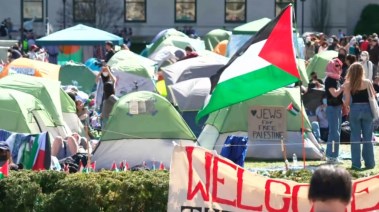 مخيمات الطلاب المحتجين في حرم الجامعات الأمريكية