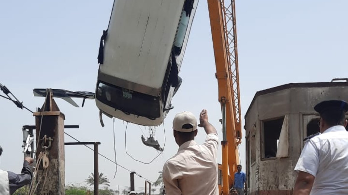 انتشال سيارة ميكروباص حادث معدية أبو غالب