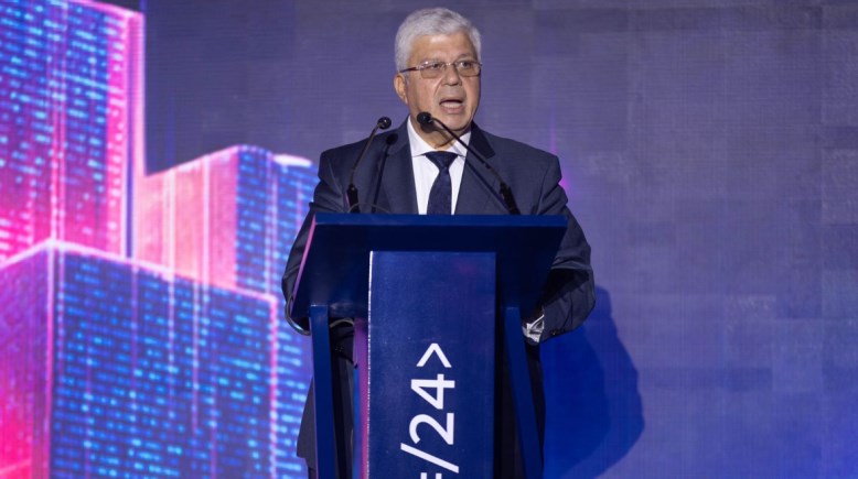 وزير التعليم العالي والبحث العلمي أيمن عاشور