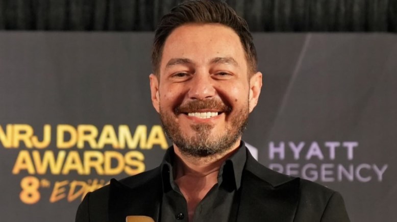 الفنان أحمد زاهر الفنان أحمد زاهر