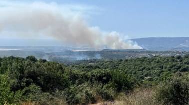 دخان يتصاعد على الجانب الإسرائيلي من حدود لبنان