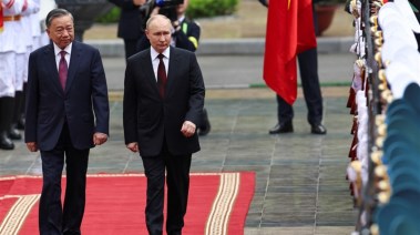 الرئيس الروسي فلاديمير بوتين ونظيره الفيتنامي