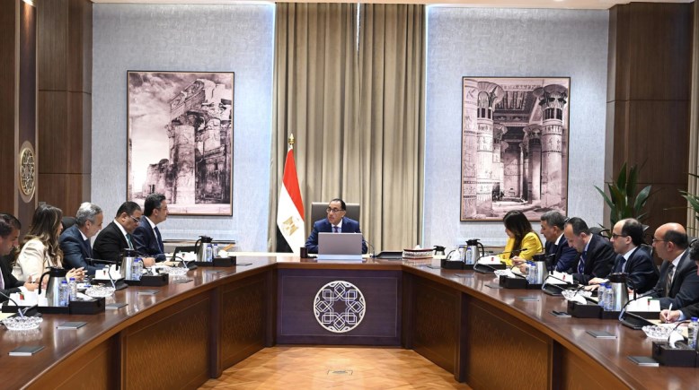 مصطفى مدبولي خلال اجتماع مع وزراء الحكومة الجديدة مصطفى مدبولي خلال اجتماع مع وزراء الحكومة الجديدة