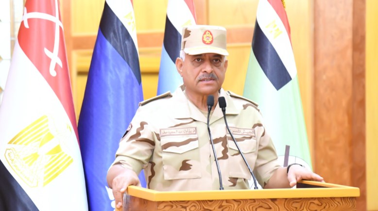 الفريق أول عبد المجيد صقر القائد العـام للقـوات المسلحـة وزيـر الدفـاع والإنتـاج الحربى