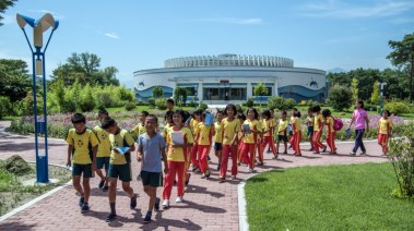 الأطفال الروس في المعسكر