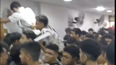 تدافع الطلاب داخل سنتر شبرا