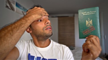 الحصول على جنسية أجنبية وترك المصرية