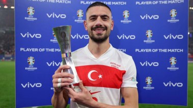 ديميرال لاعب تركيا 