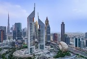 ما هي أنواع الصناعات في الإمارات؟